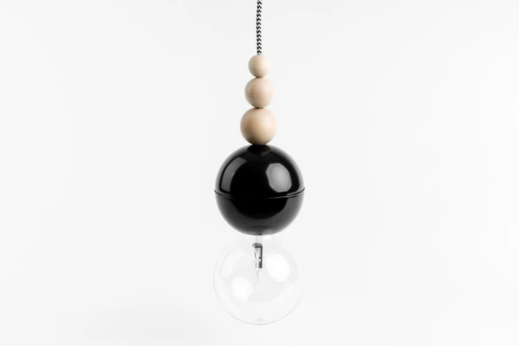 lampa-loft-bala-czarna-z-kablem-zebra-kolorowe-kable-frudizajn