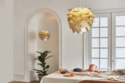 UMAGE_lifestyle_Aluvia medium_Aluvia mini_high res.jpg