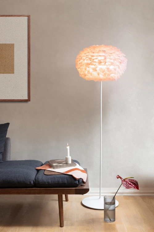 UMAGE_lifestyle_Eos_medium_light rose_Champagne_white_high res.jpg