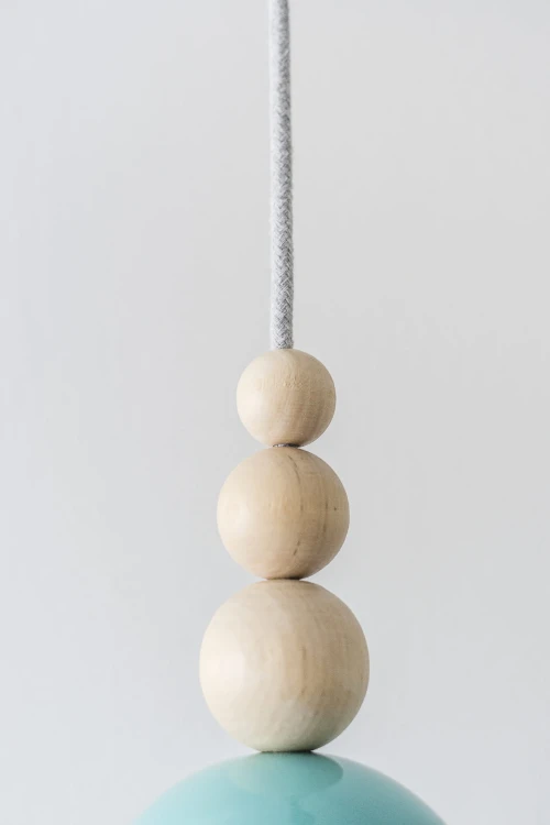 lampa-wiszaca-boho-bala-mietowa-kolorowe-kable-fru-dizajn