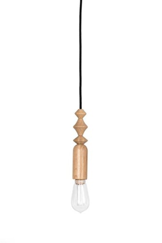 czarna-lampa-wiszaca-tammi-z-drewnem-bukowym-frudizajn