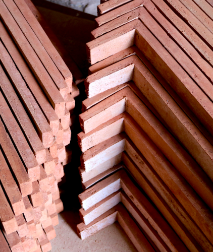 naroznik-cegly-dekoracyjnej-long-milke-na-sciane-frudizajn