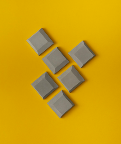 panel-betonowy-mini-sqr-1-milke-z-geometryczna-forma-frudizajn