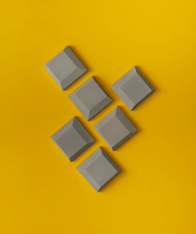 panel-betonowy-mini-sqr-1-milke-z-geometryczna-forma-frudizajn