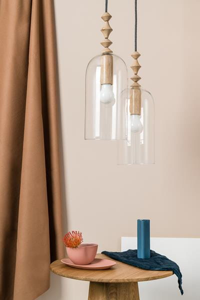 lampa-hulub-2-biala-do-salonu-ze-szklem-i-drewnem-frudizajn