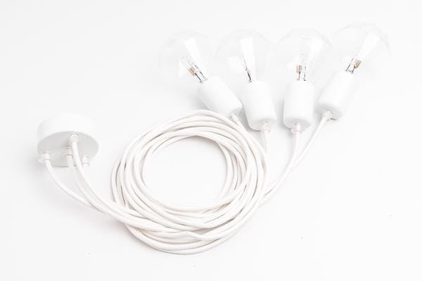 biala-lampa-metalowa-na-cztery-zarowki-do-biura-frudizajn