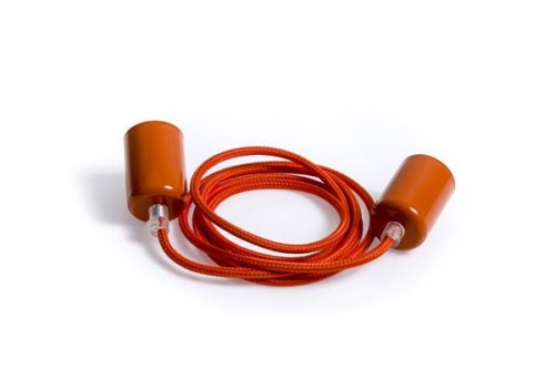 pomaranczowa-lampa-metal-line-z-kablem-marchewkowa-uczta-fru-dizajn