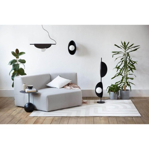 minimalistyczna-lampa-czarna-sallo-a-do-wnetrz-ummo-frudizajn