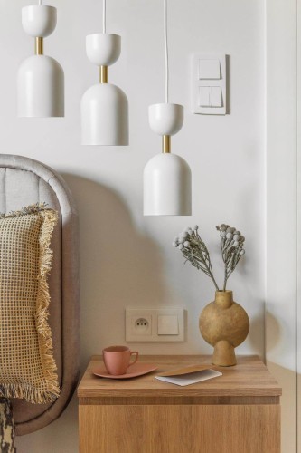 supuru-3p-biala-lampa-z-detalami-w-mosiadzu-do-salonu-frudizajn