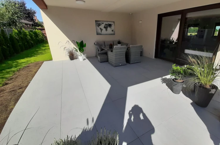 plyta-tarasowa-betonowa-120x60-detal-powierzchni-betonu-2-vhct-frudizajn