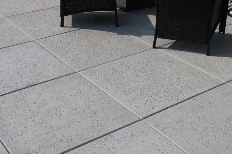 plyta-tarasowa-betonowa-80x80-detal-powierzchni-betonu-vhct-frudizajn