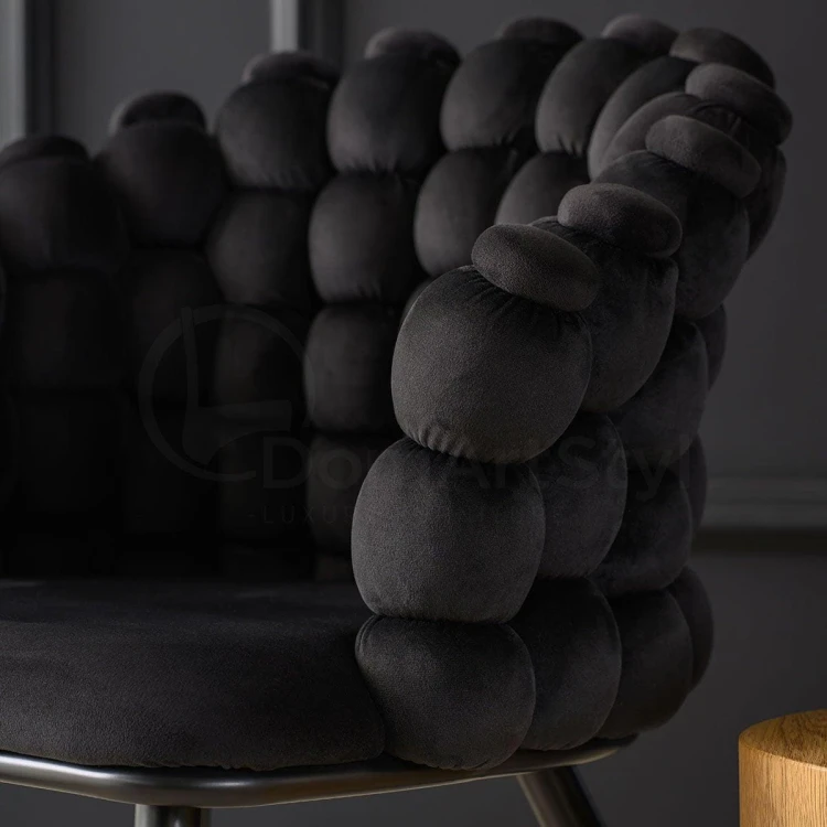 eleganckie-krzeslo-tapicerowane-celestia-black-do-jadalni-frudizajn