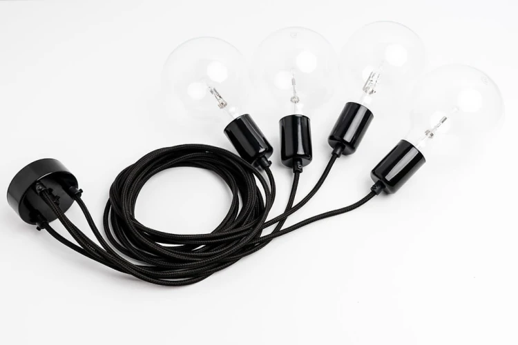 lampa-metal-line-x4-czarna-z-kablem-w-oplocie-tulipan-fru-dizajn