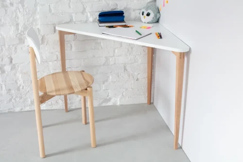 biurko-narozne-z-mdf-naja-ragaba-do-biura-frudizajn