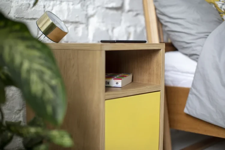 RAGABASBT5 szafka nocna SLIM żółta detal_SLIM bedside table yellow details_wynik.webp