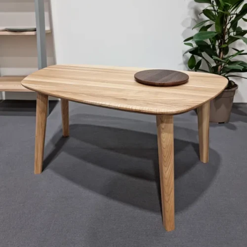 trapezowy-stolik-endocarp-m-z-litego-drewna-ragaba-do-biura-fru-dizajn