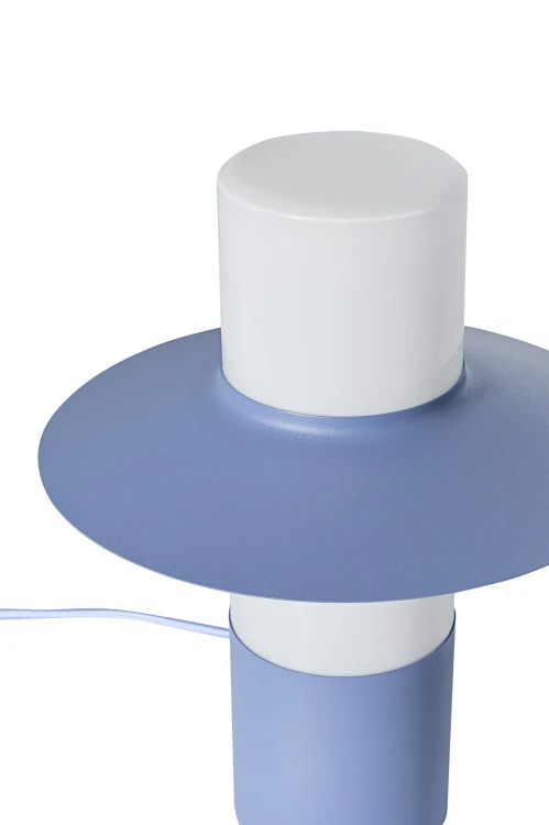 designerska-lampa-niebieska-caponio-st-ummo-na-biurku-frudizajn