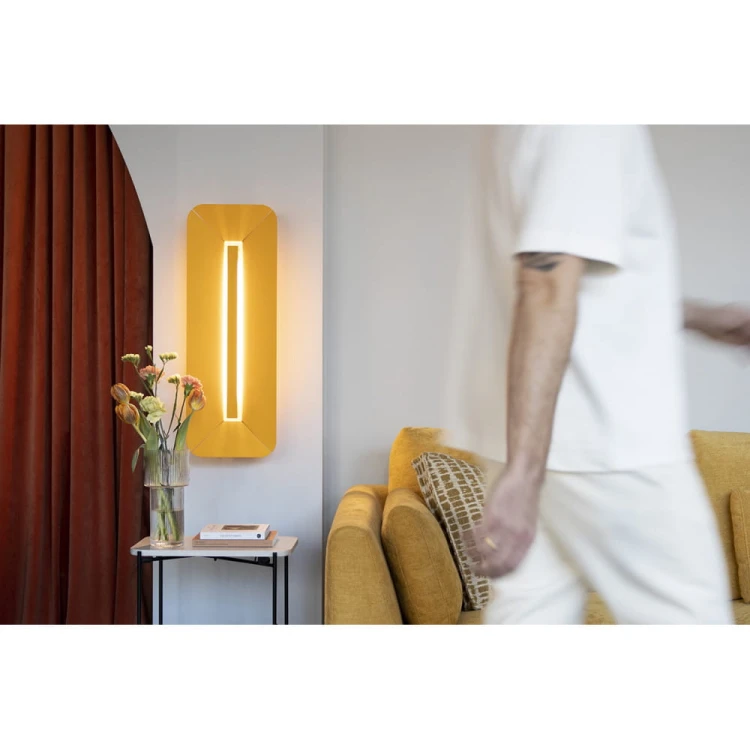 minimalistyczna-lampa-scienna-czarna-led-yottsu-w-a-frudizajn