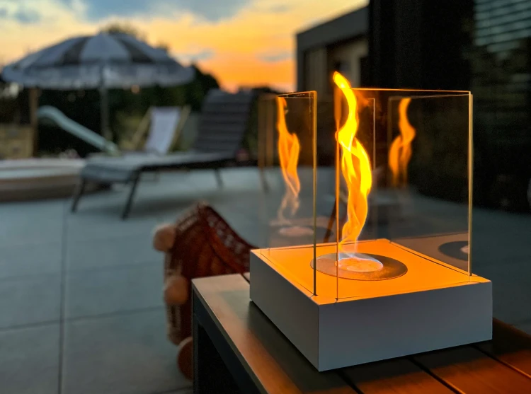 biokominek-dekoracyjny-sunset-garden-mini-biokominkigmt-bialy-frudizajn