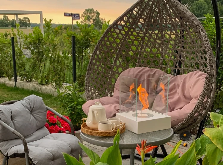 biokominek-wolnostojacy-sunset-garden-mini-biokominkigmt-aranzacja-fru-dizajn