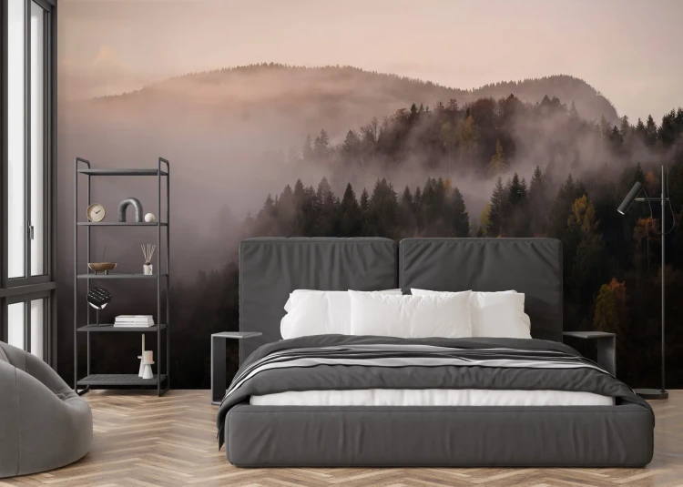 11_Misty Peaks – Jesienny las w objęciach mgły.webp