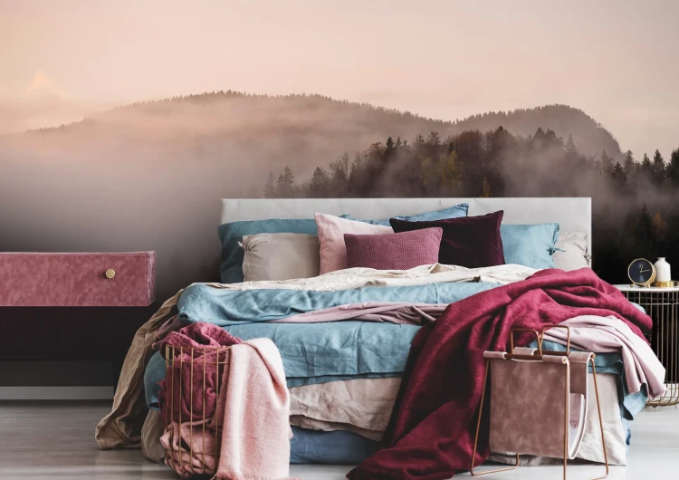 13_Misty Peaks – Jesienny las w objęciach mgły.webp