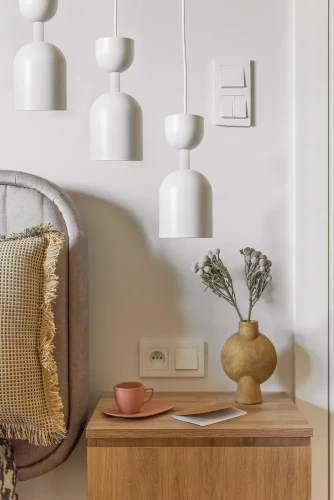 potrojna-lampa-wiszaca-biala-supuru-3l-na-listwie-fru-dizajn