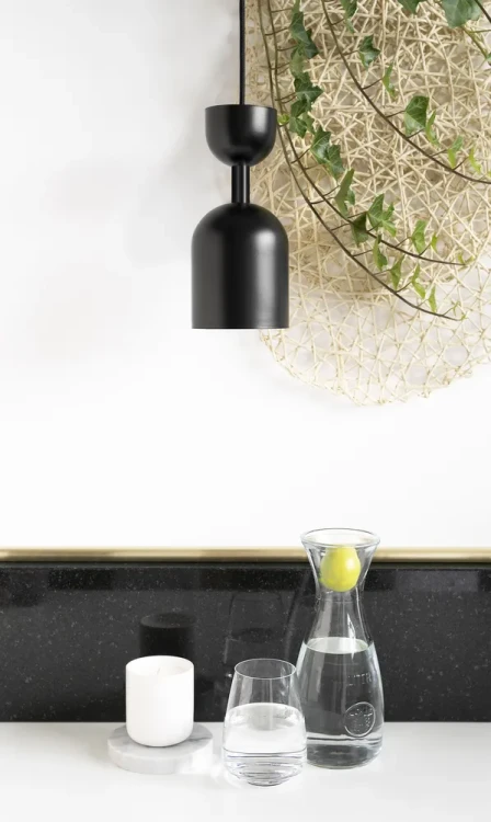 nowoczesna-lampa-wiszaca-supuru-czarna-z-kloszem-ummo-fru-dizajn