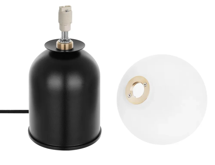minimalistyczna-lampa-biurkowa-czarna-luoti-st-ummo-frudizajn