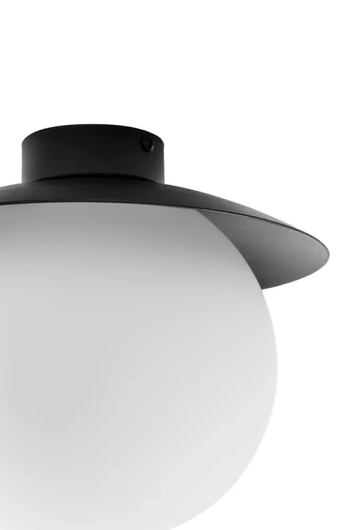 czarna-lampa-sufitowa-kuul-c-do-salonu-fru-dizajn