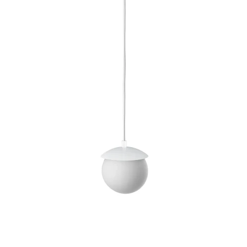 lampa-wiszaca-biala-kuul-f-z-kloszem-frudizajn