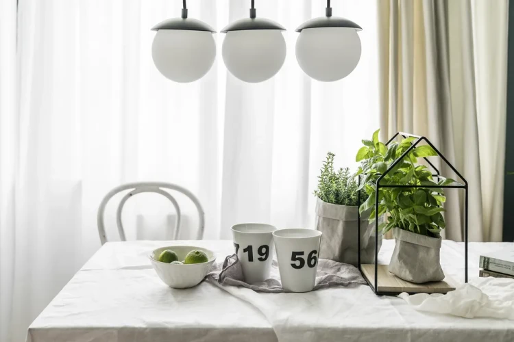 designerska-lampa-sufitowa-kuul-a-czarna-3xklosz-fru-dizajn