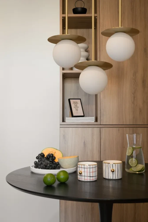lampa-sufitowa-borra-b-3p-mosiadz-trzy-klosze-szklane-fru-dizajn