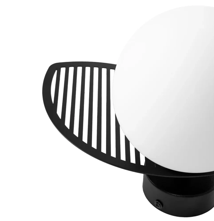 czarna-lampa-na-sciane-fyllo-b-ummo-z-dekoracyjnym-kloszem-fru-dizajn