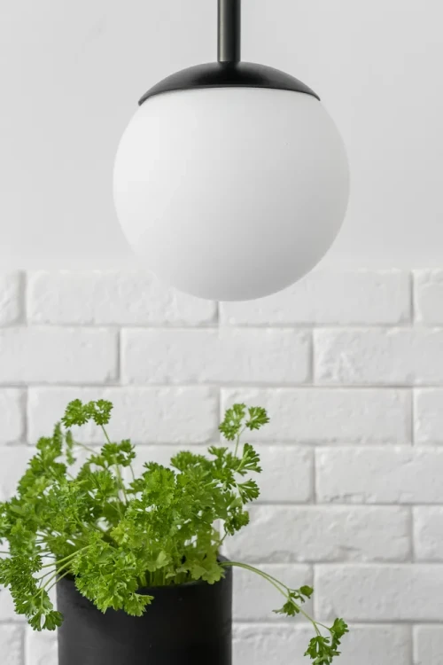 nowoczesna-lampa-wiszaca-plaat-a-ummo-z-kloszem-frudizajn
