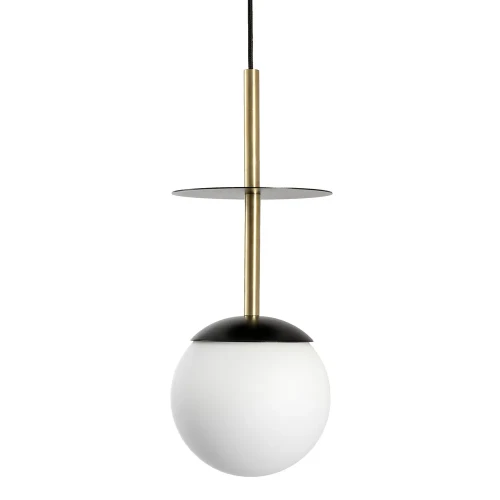 lampa-wiszaca-czarna-z-mosieznym-detalem-plaat-a-ummo-frudizajn