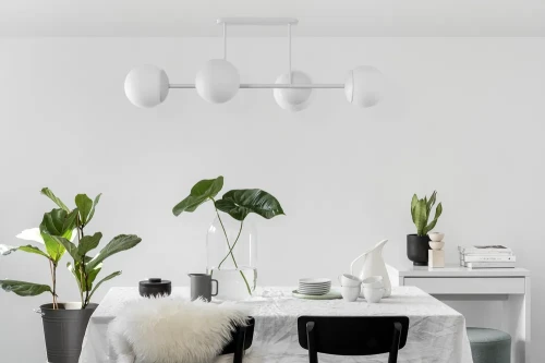 biala-lampa-sufitowa-z-kloszami-kulistymi-kop-d-ummo-fru-dizajn