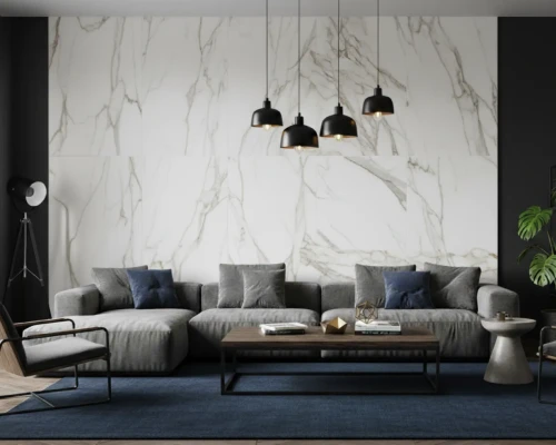 panele-imitujace-marmur-na-sciance-w-salonie-ulozone-we-wzor-frudizajn.webp