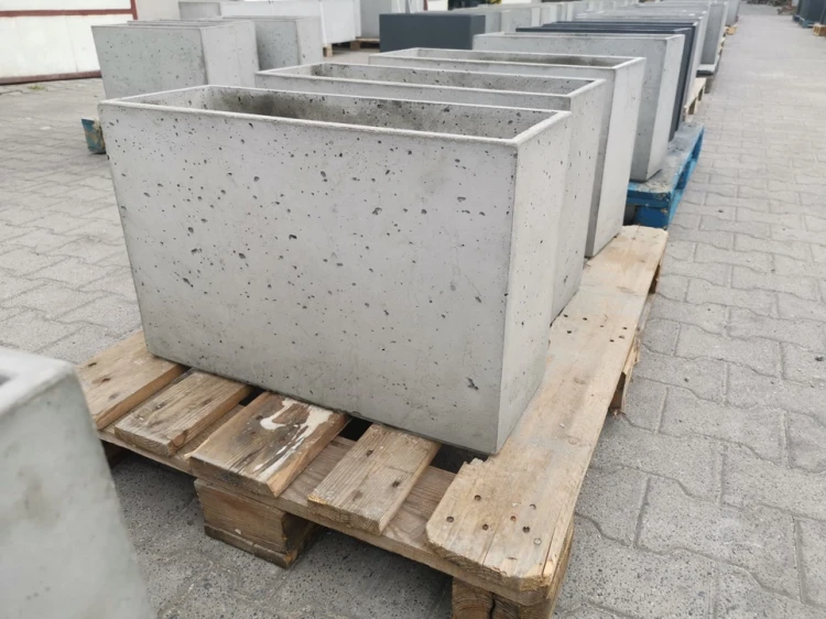donice-betonowe-szary-naturalny-polska-produkcja-beton-grc-fru-dizajn.webp