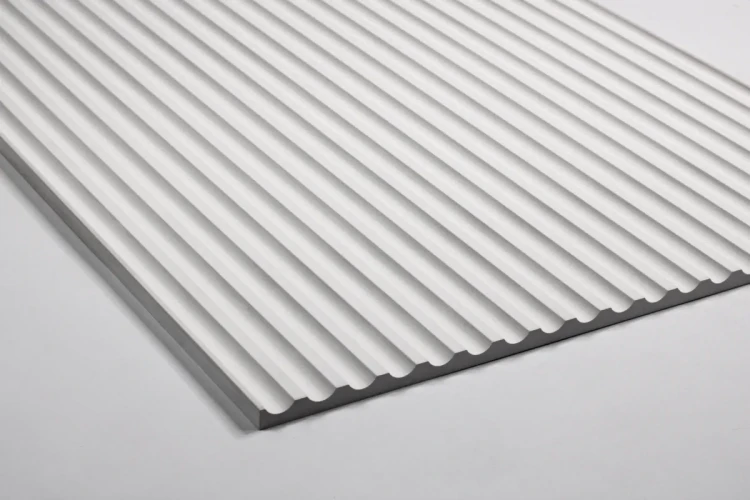 bialy-panel-gipsowy-3d-w-paski.webp