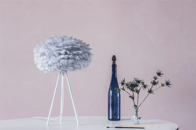 2124_Eos_mini_light_grey_tripod_table_white_artist_environment (Copy).jpg