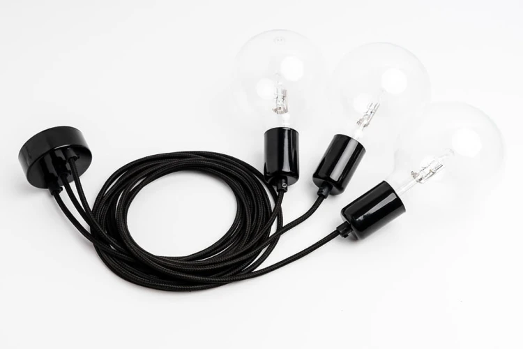 lampa-wiszaca-metal-line-x3-czarna-kolorowe-kable-frudizajn