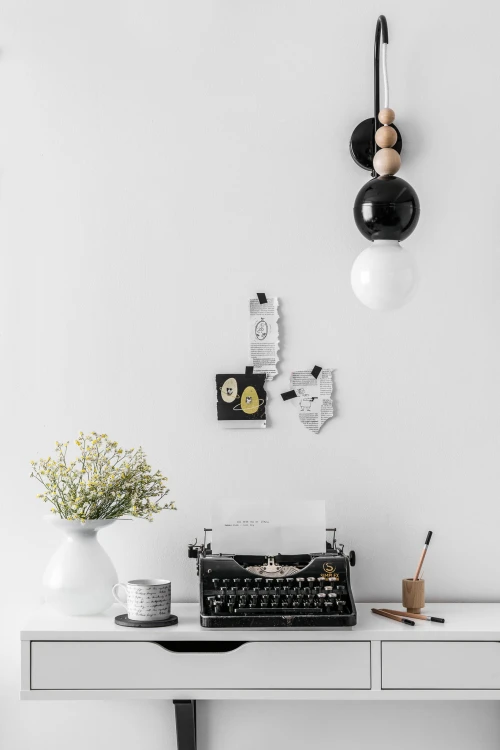 lampa-na-sciane-loft-bala-z-kablem-biala-perla-fru-dizajn