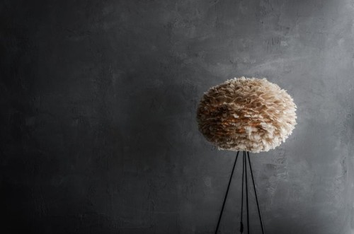 Lampa_Eos Large_jasnobrazowa_tripod_floor.jpg